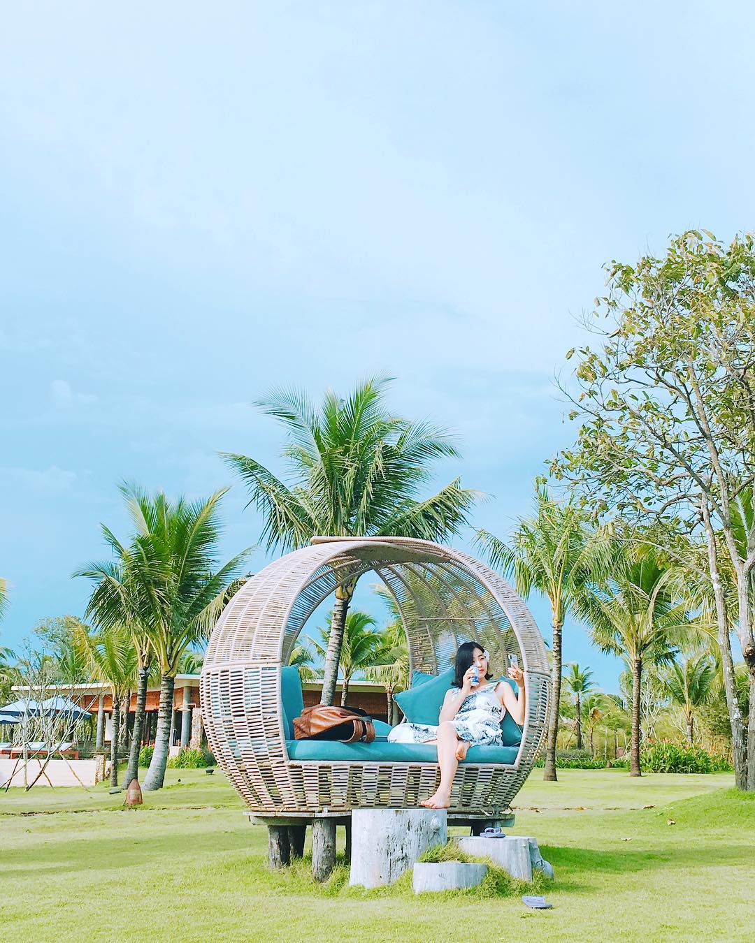 Khuôn viên xanh mát tại Fusion Resort Phú Quốc