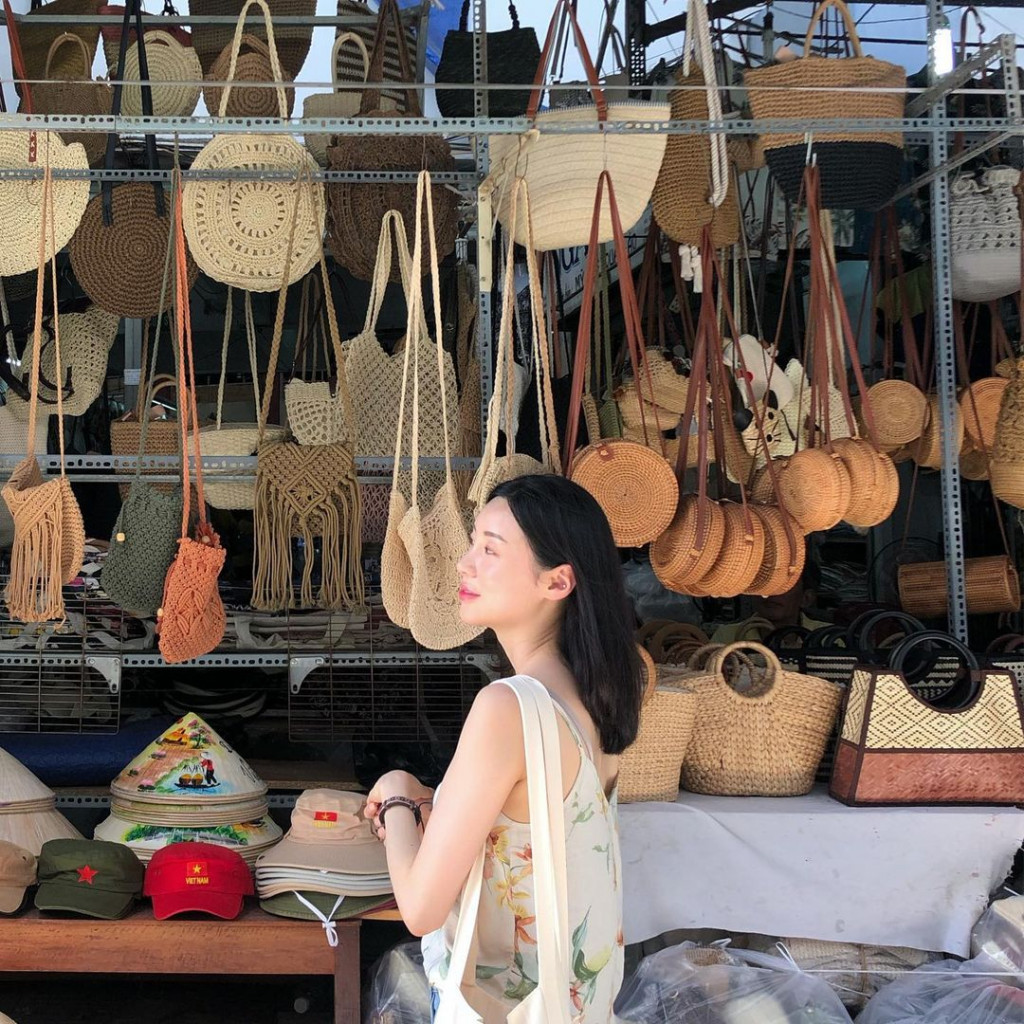 Quầy hàng thủ công mỹ nghệ. Ảnh: @soy.beannn