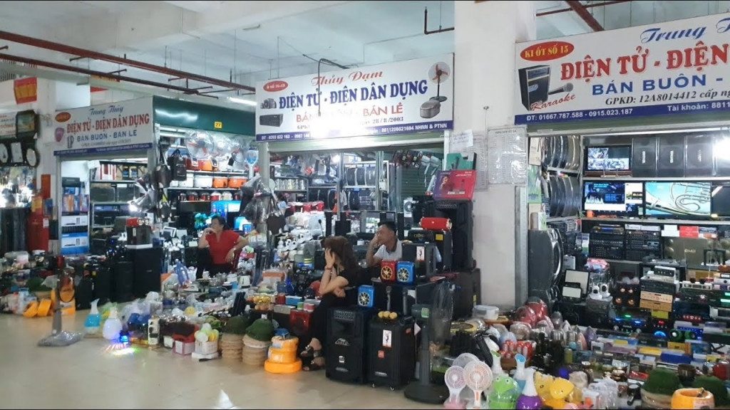 Chợ Cốc Lếu ivivu 1