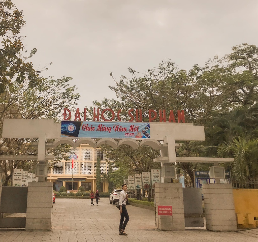 Trường trung học kiểu mẫu Huế trong phim Mắt Biếc
