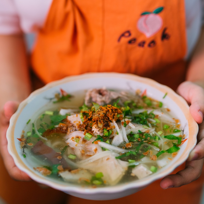 Check in Phú Quốc gỏi cá trích tươi ngon