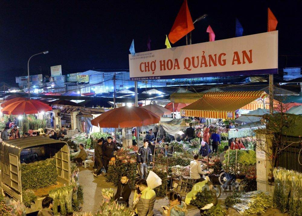 Chợ hoa Quảng An Hà Nội