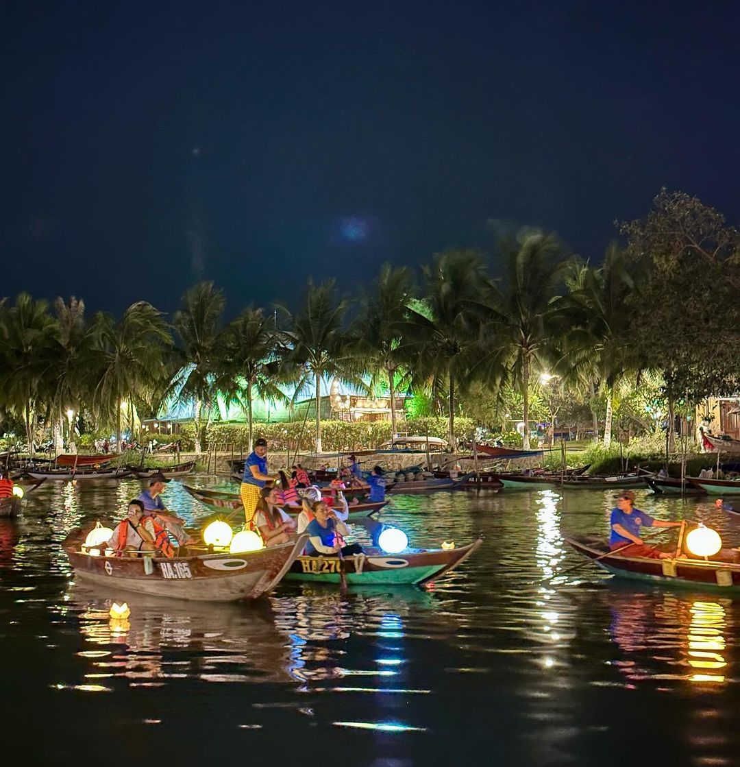 Cảnh đêm sông Hoài Hội An