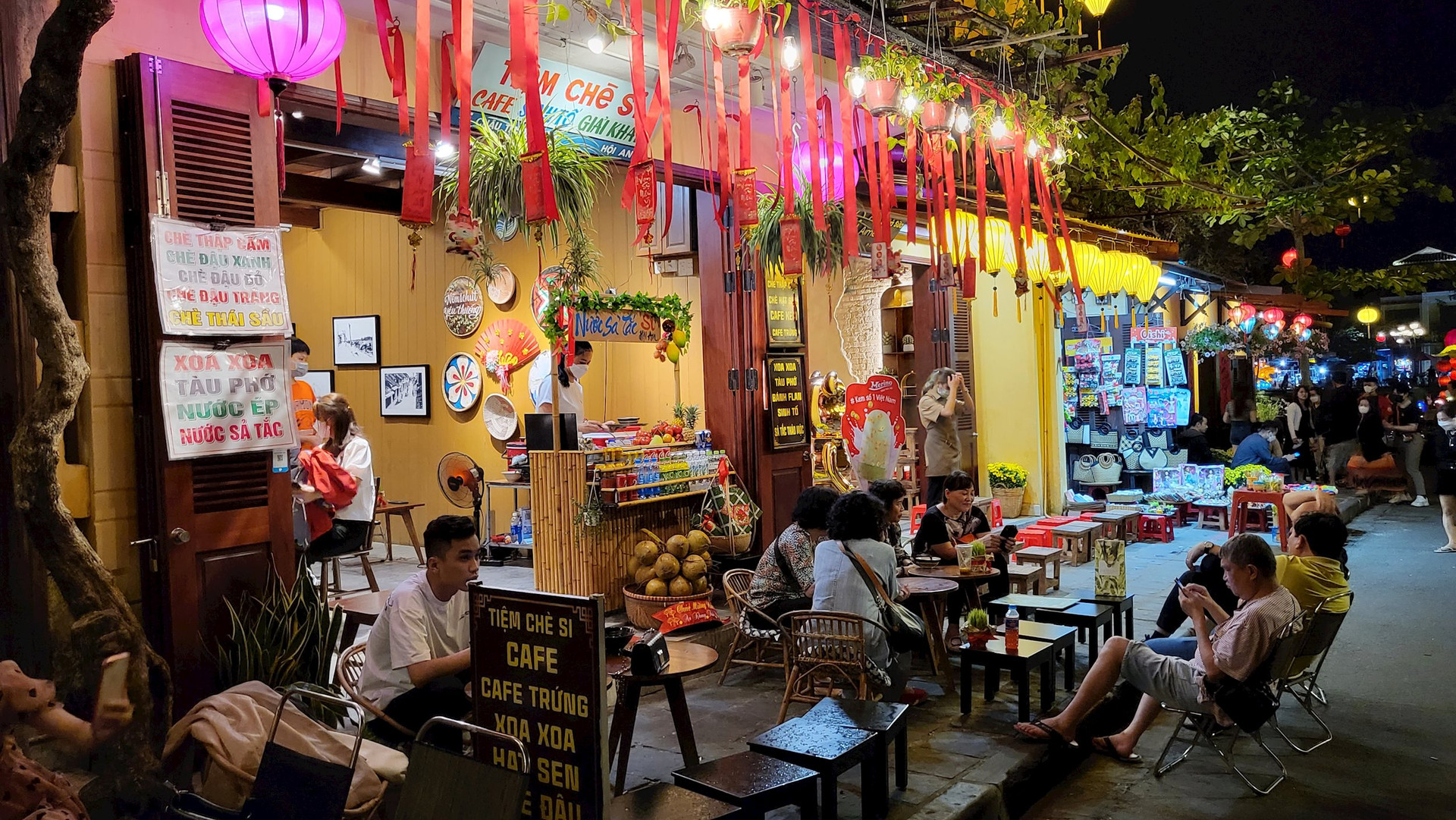 Chợ đêm Hội An Công nữ Ngọc Hoa