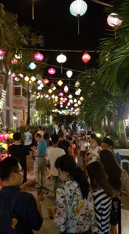 Đèn lồng trang trí chợ đêm JW Marriott Phú Quốc