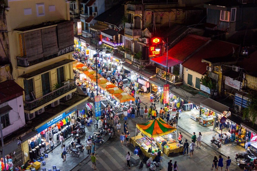 Top 4 chợ đêm Hà Nội không thể bỏ lỡ khi phố lên đèn