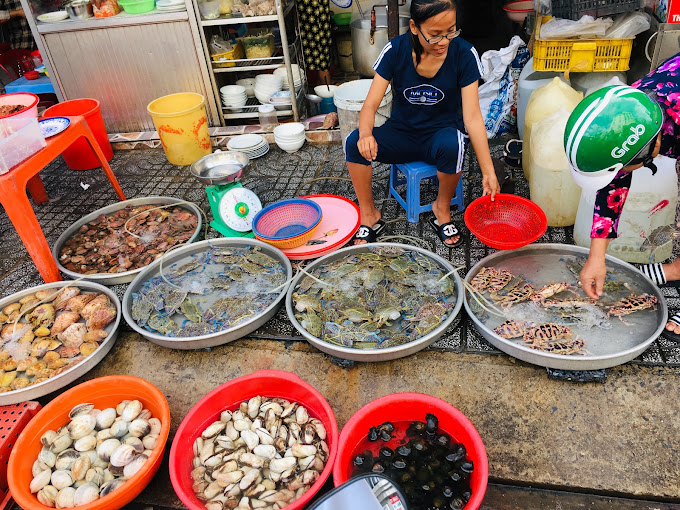 Những khu chợ hải sản Phú Quốc tươi ngon sầm uất nhất đảo ngọc