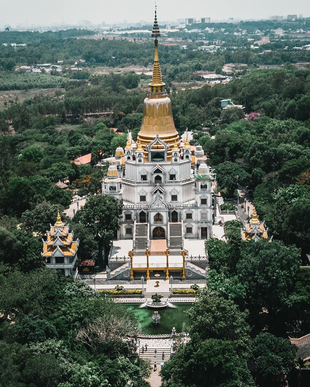 Bảo tháp chùa Bửu Long quận 9