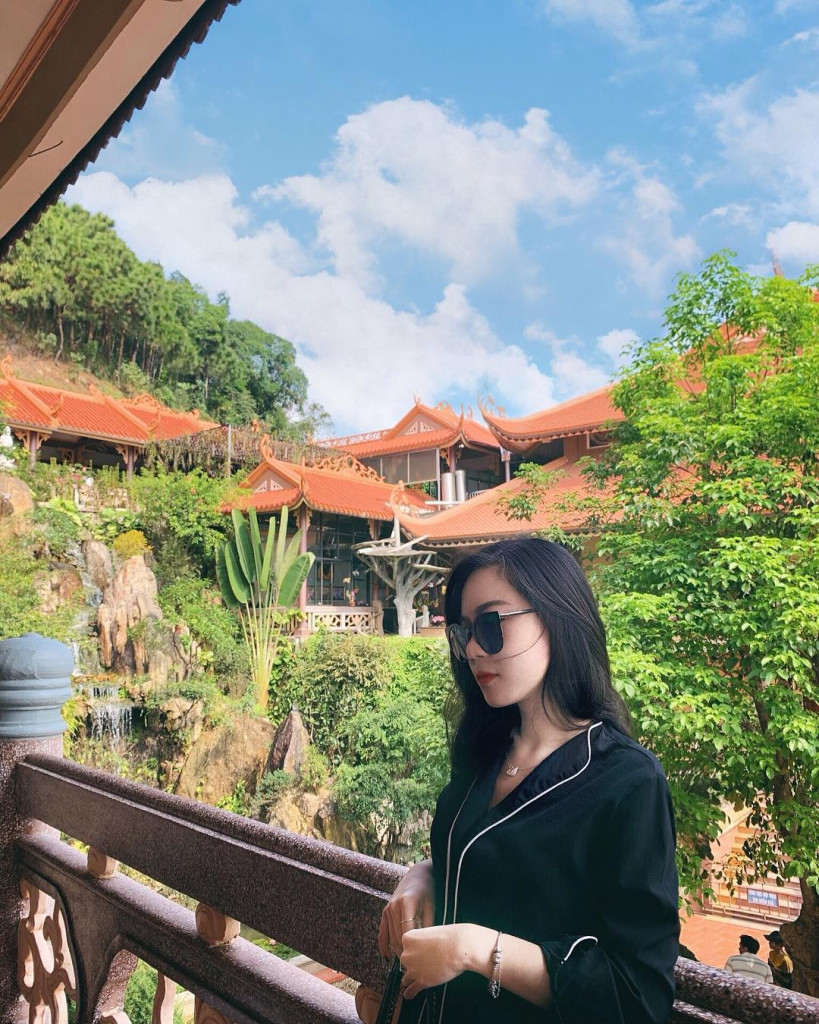 Khuôn viên chùa. Ảnh: huyenbauu96