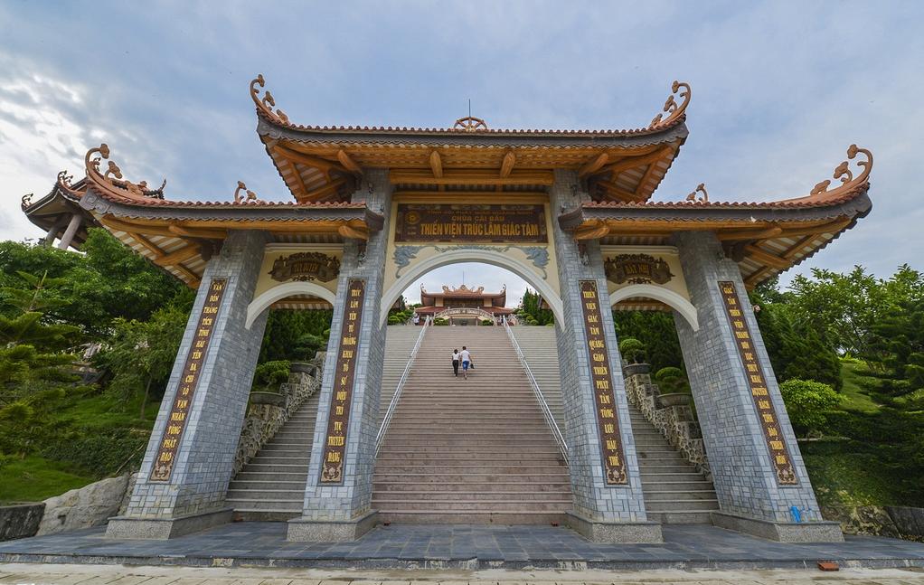 Cổng chùa. Ảnh: phatgiao.org.vn