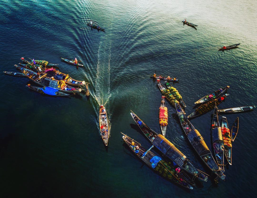 Khung cảnh sông nước mênh mông tại phá Tam Giang