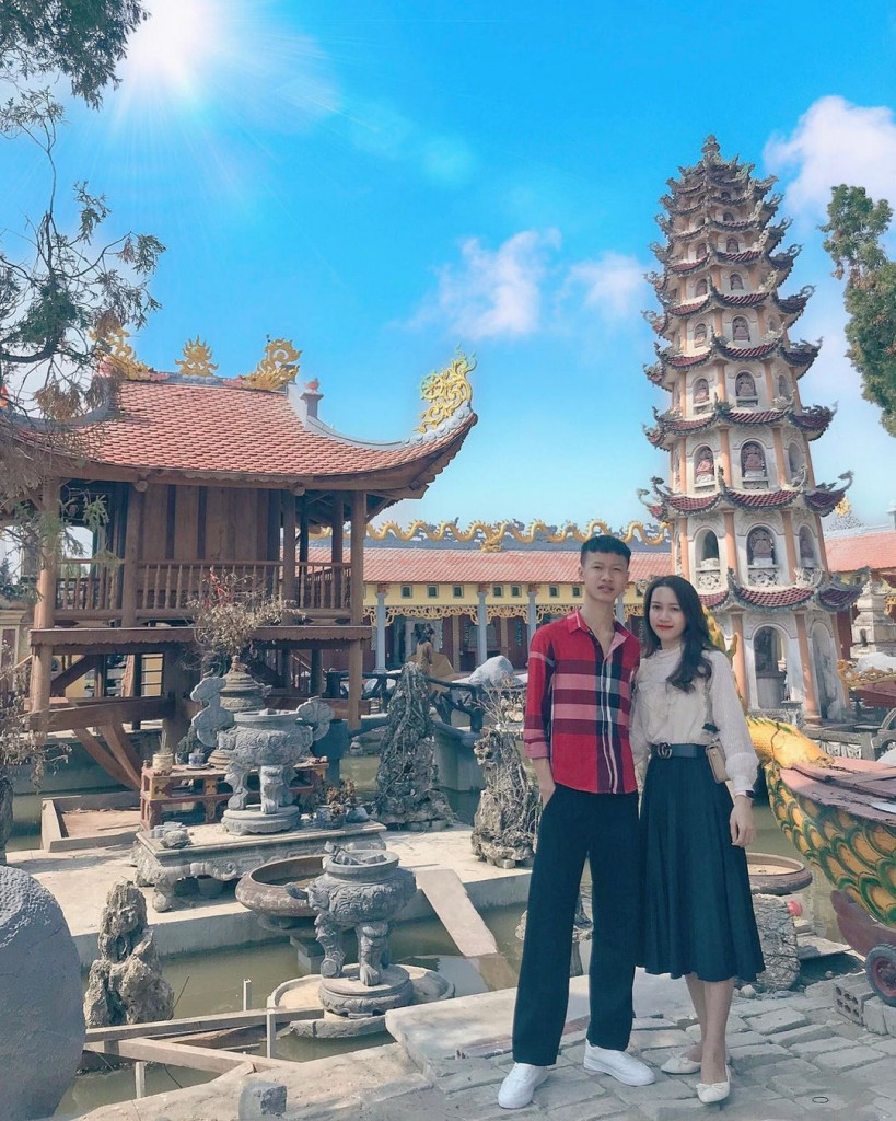 Không gian tâm linh tại Chùa Giữa Đồng Quảng Yên