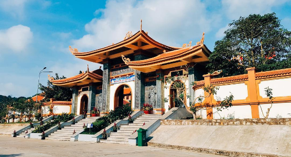 Chùa Hộ Quốc Phú Quốc view biển