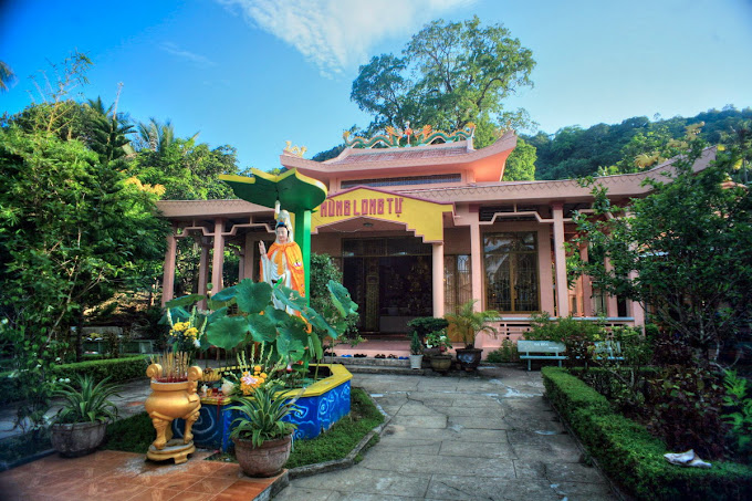Hùng Long tự, chùa Sư Muôn. Ảnh: Thành Huỳnh.