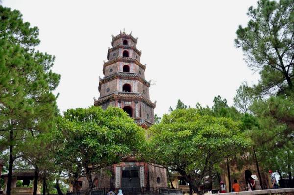 Thiên Mụ lọt vào top đền chùa tháp đẹp nhất châu Á
