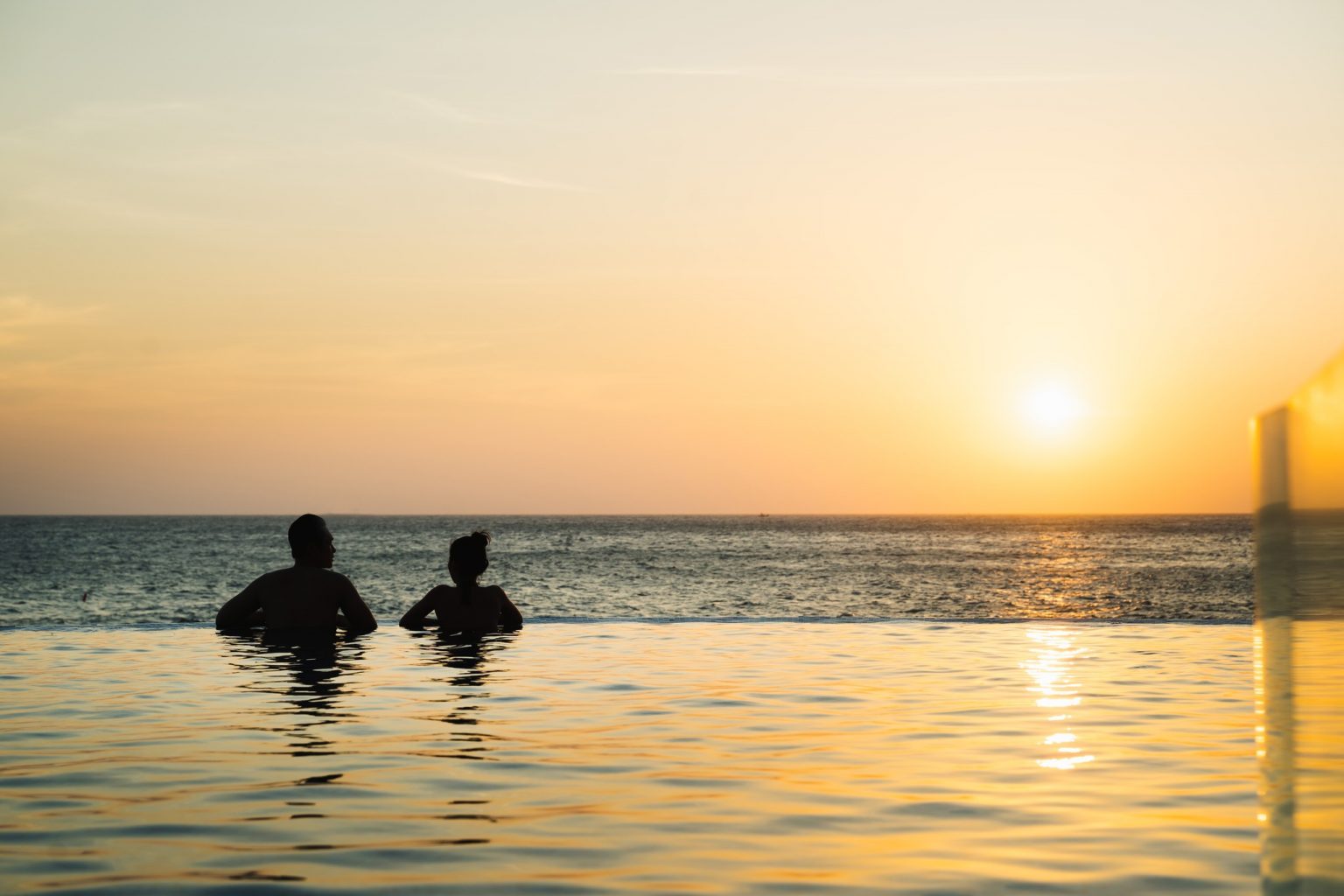 Hồ bơi vô cực sát biển Mercure Vũng Tàu
