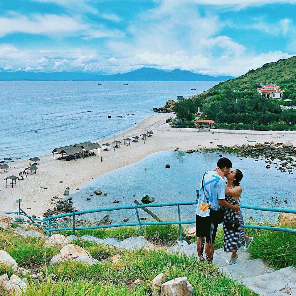 Check in bãi tắm đôi Đảo Yến Nha Trang