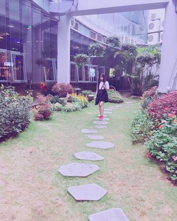 Sân vườn bên ngoài phòng tranh 3D Đà Lạt
