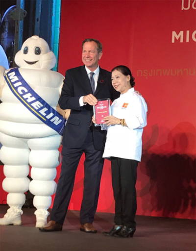 Bà Jay Fai nhận ngôi sao Michelin tại Bangkok