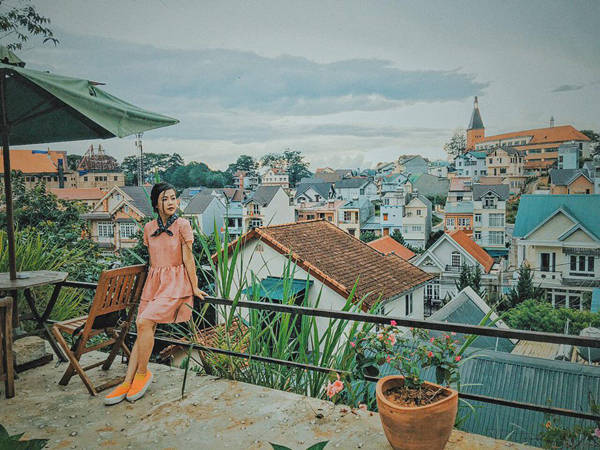 Không gian hoài cổ bên trong toa tàu lửa cũ