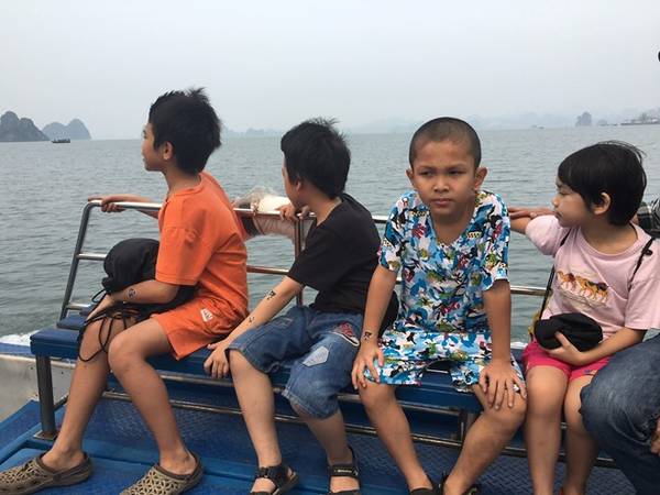 Bình minh trên đảo Mắt Rồng sau đêm mưa