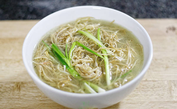 Canh măng mực Bát Tràng thơm ngon đậm đà