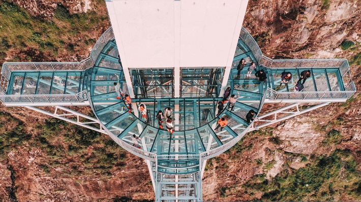Cầu kính Rồng Mây cao nhất Việt Nam tour Tây Bắc