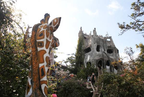 Crazy House Đà Lạt – Hình thù hang động bên trong