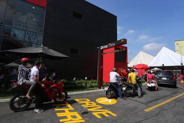 thức ăn nhanh Việt Nam Drive Thru