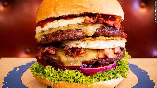 Bánh hamburger ngon nhất thế giới Fergburger tại New Zealand