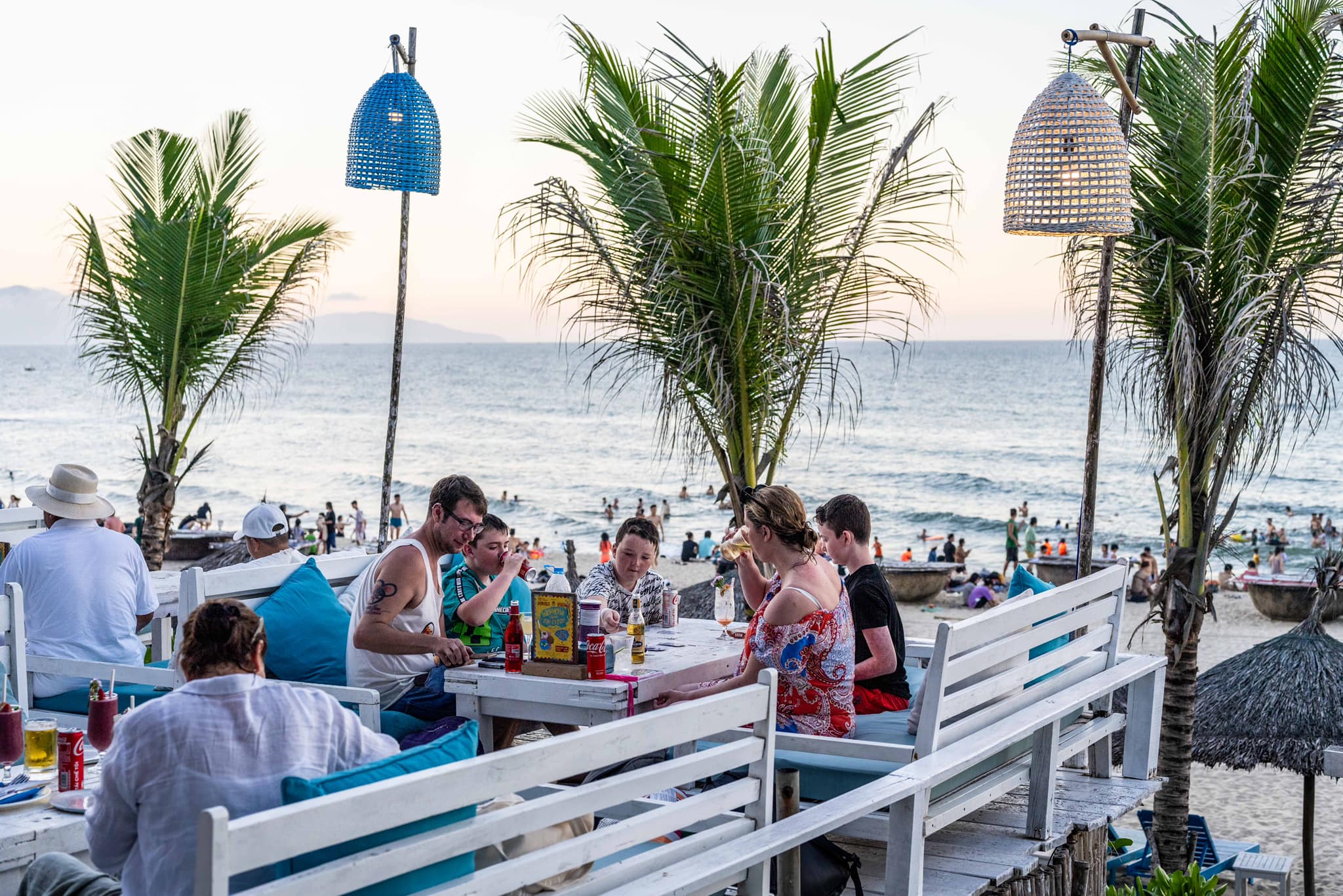 The Deck House - quán cafe Hội An view biển