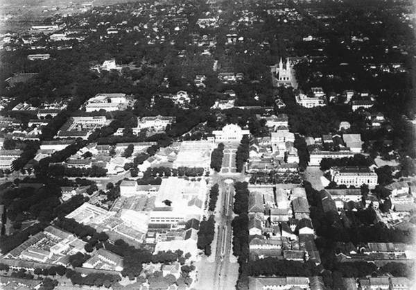 Tòa Đô sảnh Sài Gòn 1930 ở cuối đại lộ Charne