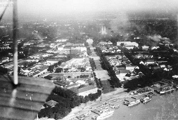 Bờ sông Sài Gòn và đại lộ Charne năm 1930