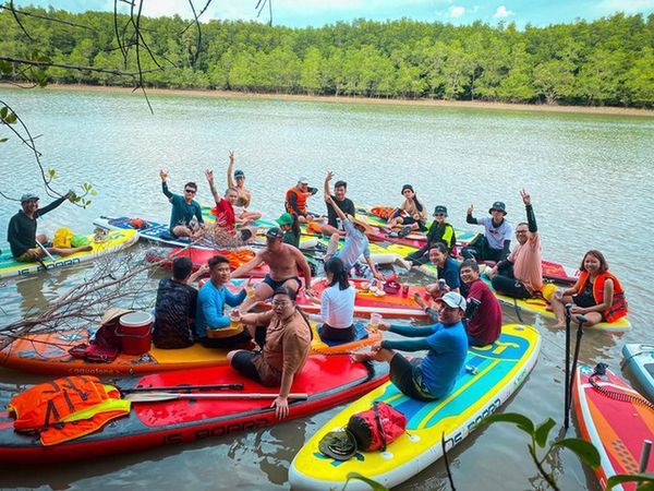 Cảnh đẹp chèo SUP Cần Giờ giữa rừng ngập mặn Cảnh đẹp chèo SUP Cần Giờ giữa rừng ngập mặn