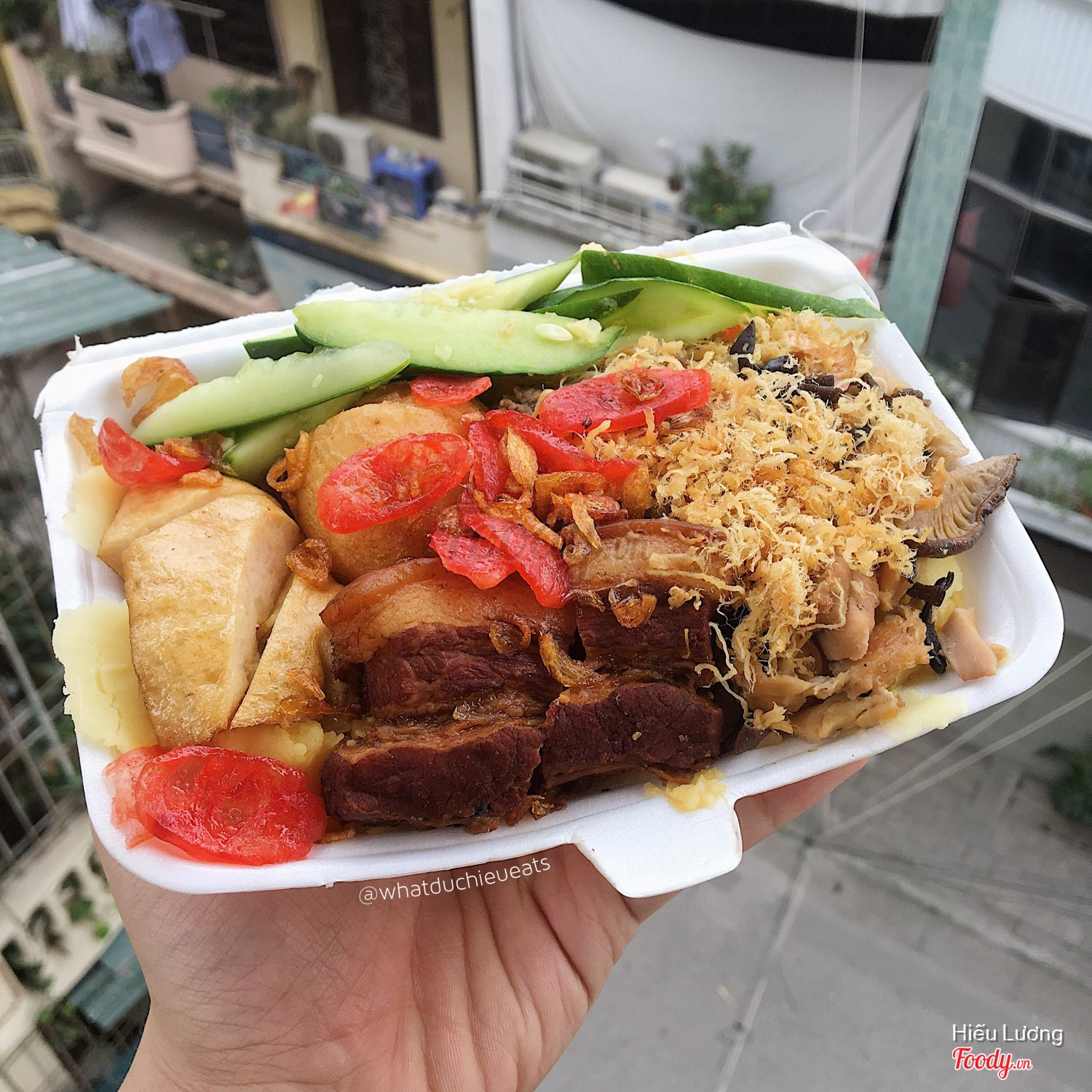 Xôi xéo Oanh Oanh Hà Nội topping đầy đặn