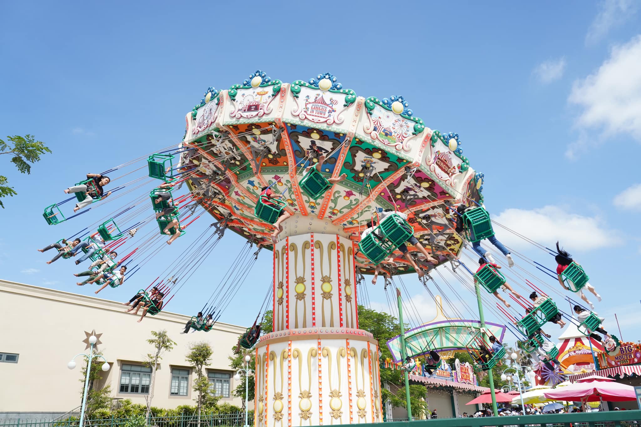 Phiêu lưu qua các trò chơi cảm giác mạnh tại Circus Land Phan Thiết