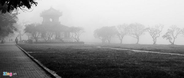 Màn sương bao phủ Phu Văn Lâu.