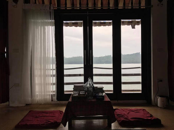 Homestay xinh xắn nhìn ra biển trên đảo Bánh Sữa
