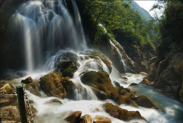 Thác nước hoang sơ Cốc San du lịch Sapa
