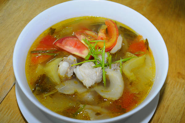 Canh cua rau đay trong thực đơn cơm Bắc tự chọn