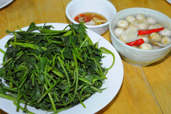 Rau lang luộc cà pháo kèm cơm Bắc tự chọn