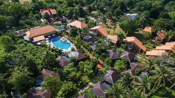 Combo nghỉ dưỡng Elwood Resort Phú Quốc bao gồm vé máy bay