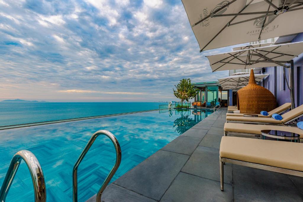 Khách sạn Le Sands Oceanfront Đà Nẵng