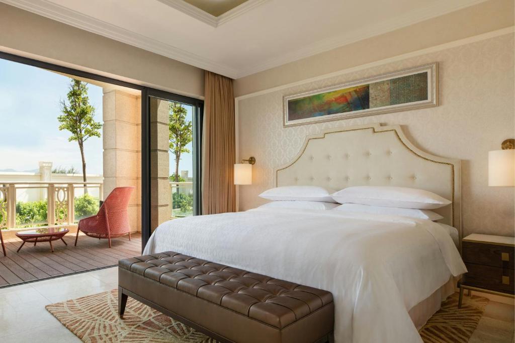 Nội thất phòng nghỉ sang trọng mang vẻ đẹp thanh lịch tại Sheraton Grand Đà Nẵng
