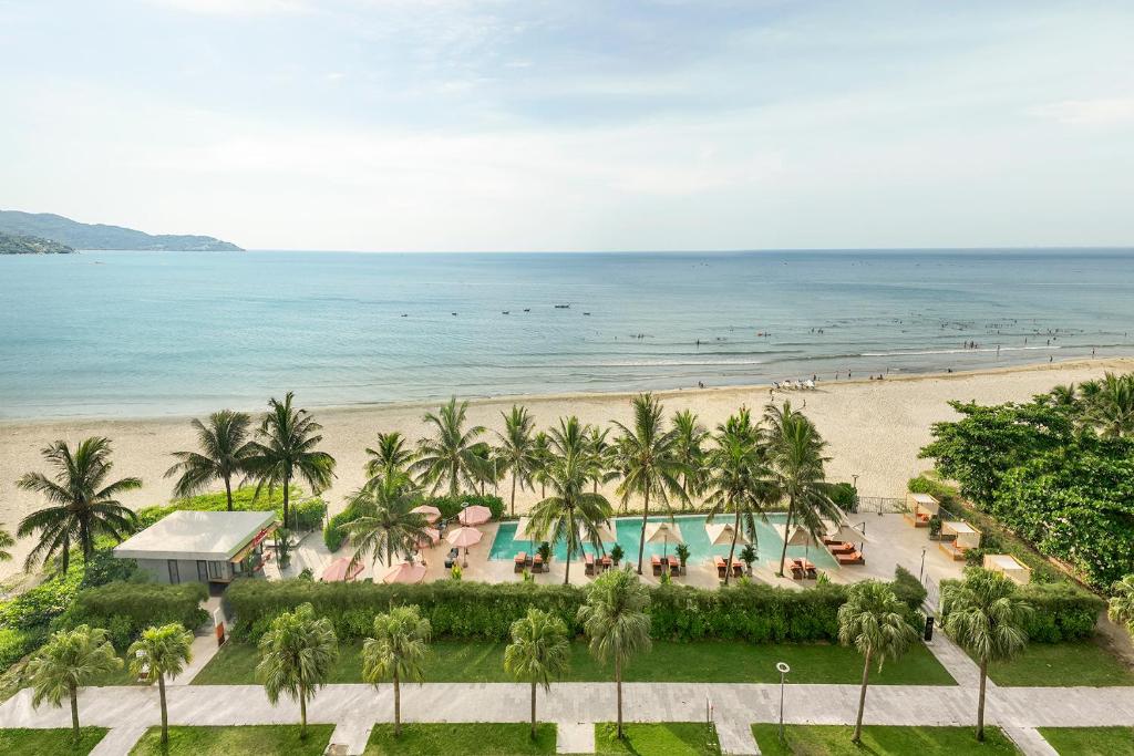 Khách sạn Signature by M Village Beachfront