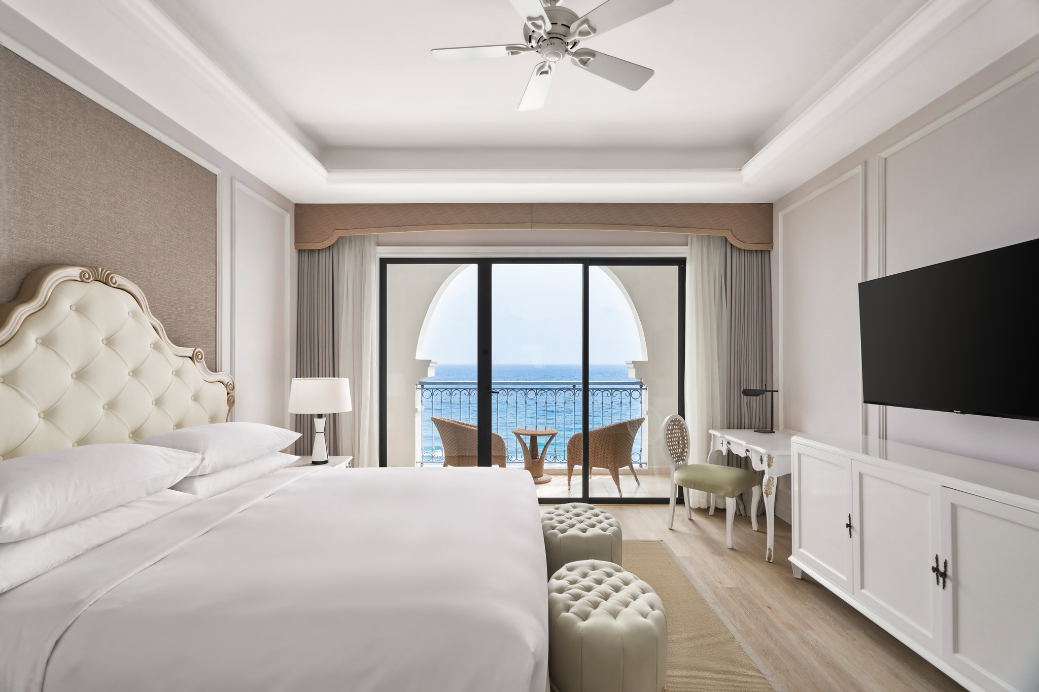 Phòng ngủ Sheraton Phú Quốc