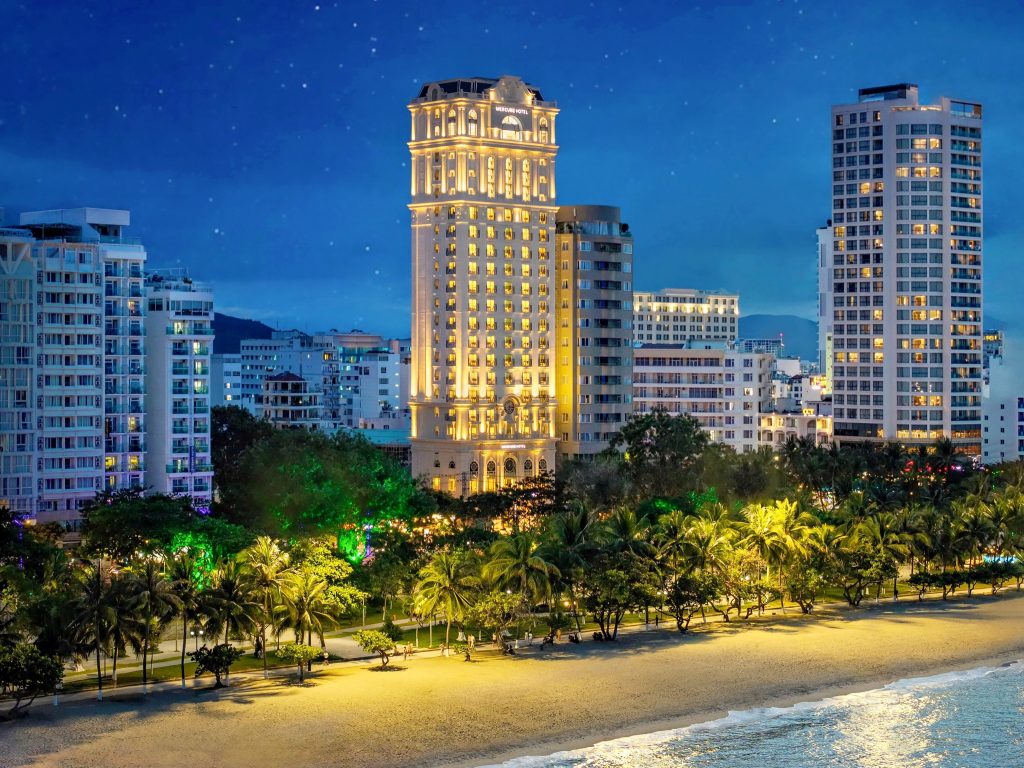 Combo khách sạn Nha Trang Mercure Beach view biển
