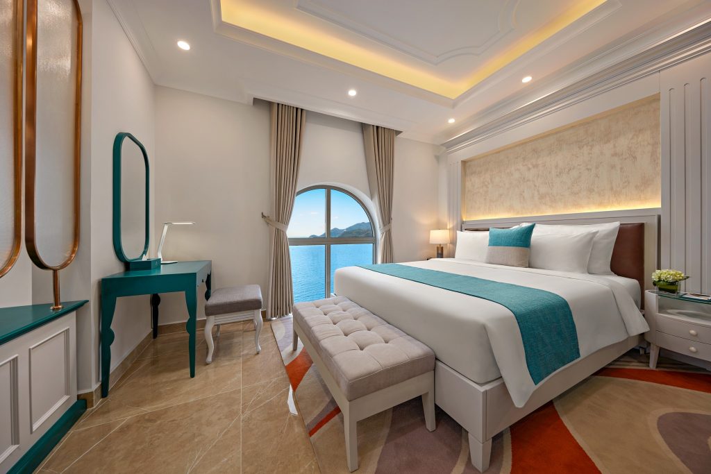 Phòng ngủ sang trọng tại combo khách sạn Nha Trang Mercure
