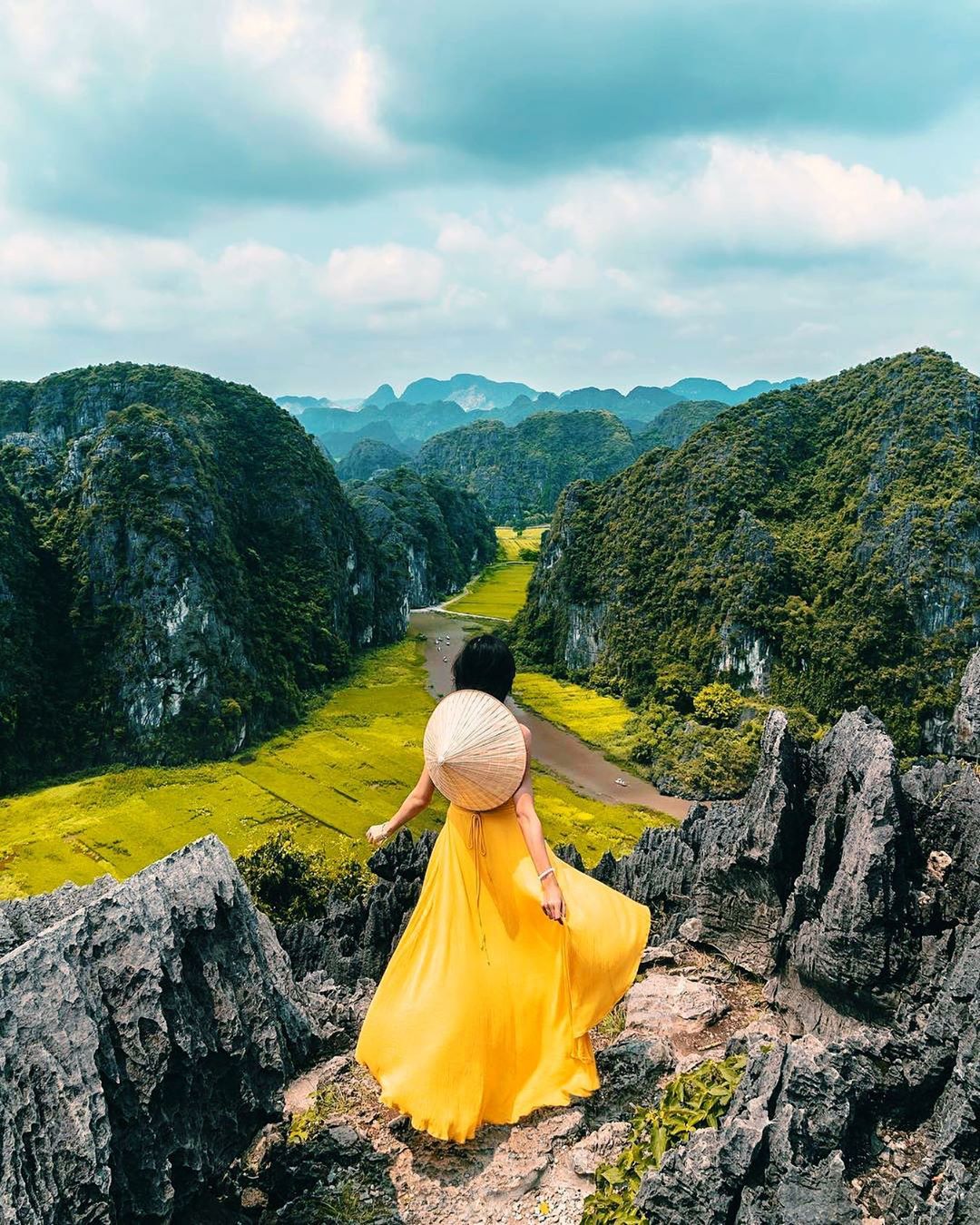 Hang Múa Ninh Bình trong combo miền Bắc 5N4Đ