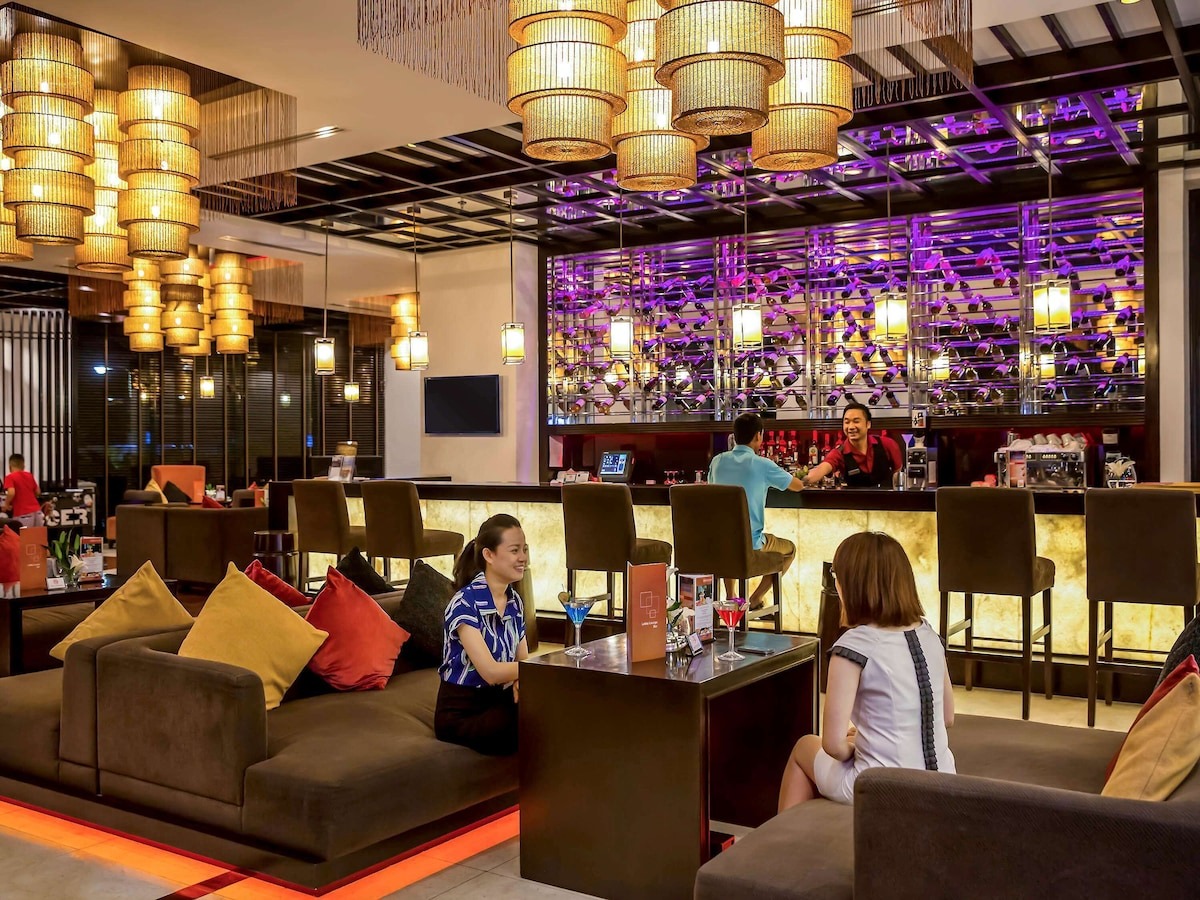 Quầy bar sang trọng và ấm cúng